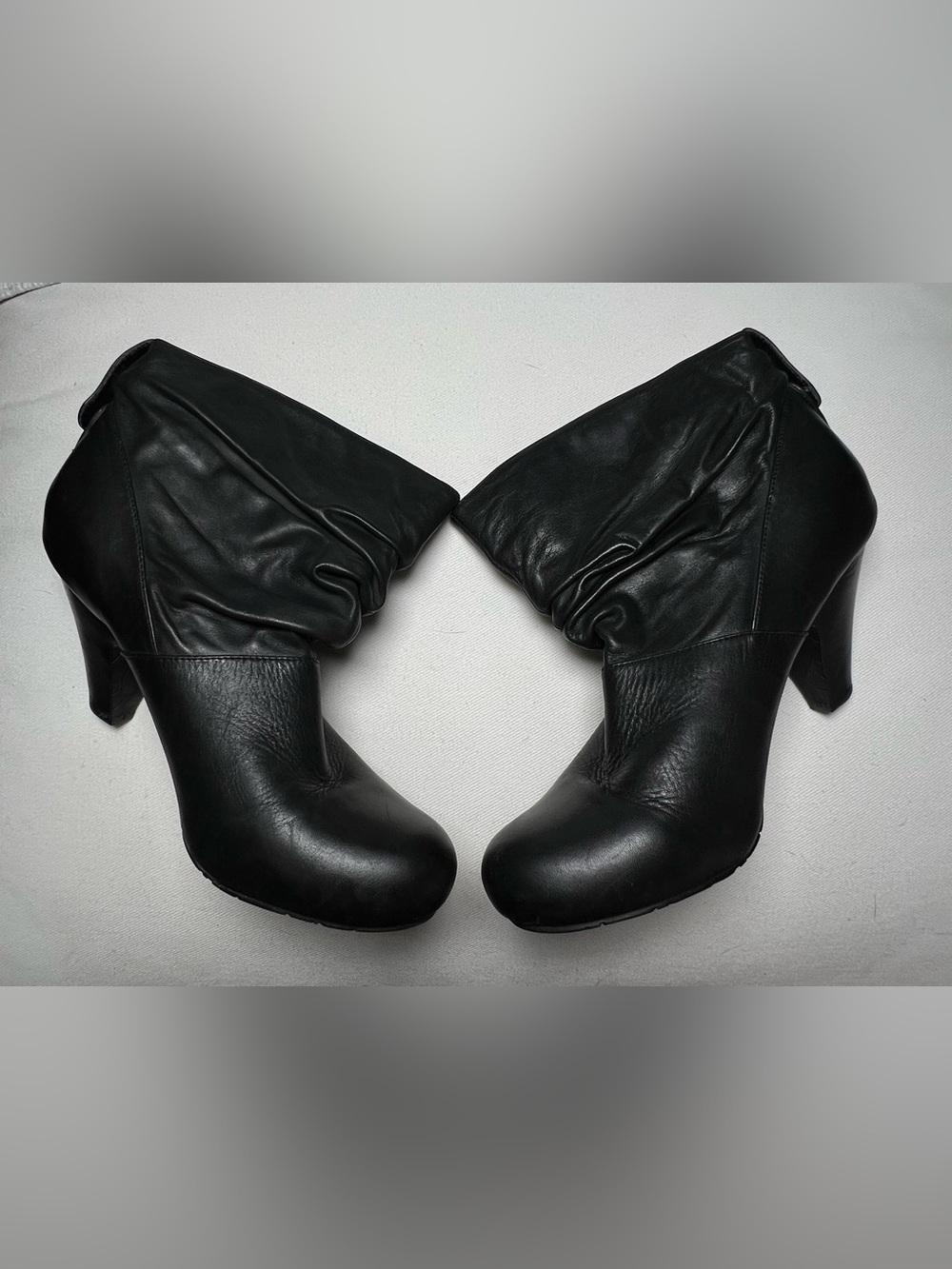 BCBG PARIS CANIKA BLACK LEATHER ANKLE BOOTS BOOTIES HEELS Sz 8.5 - Picture 3 of 9